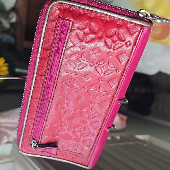 Fossil Pink And RED Embossed Women's Wallet GUC - Picture 6 of 12